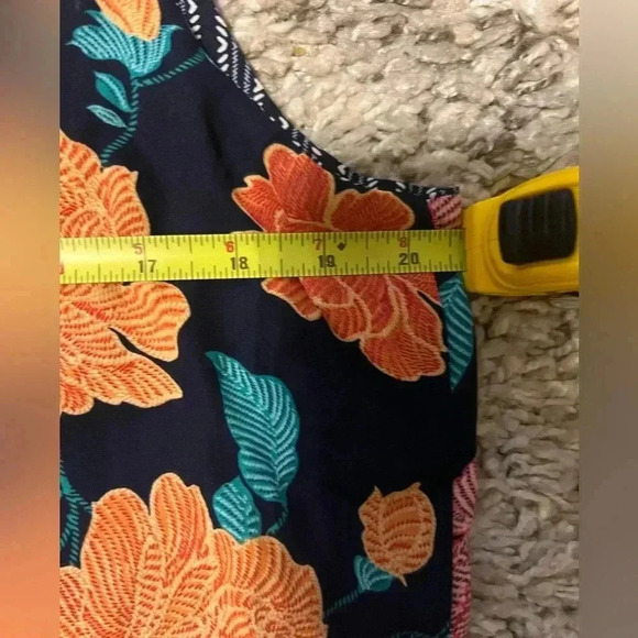 NWT Reversible convertible tank from Chico’s size 2 (M) (J138) - Picture 11 of 14